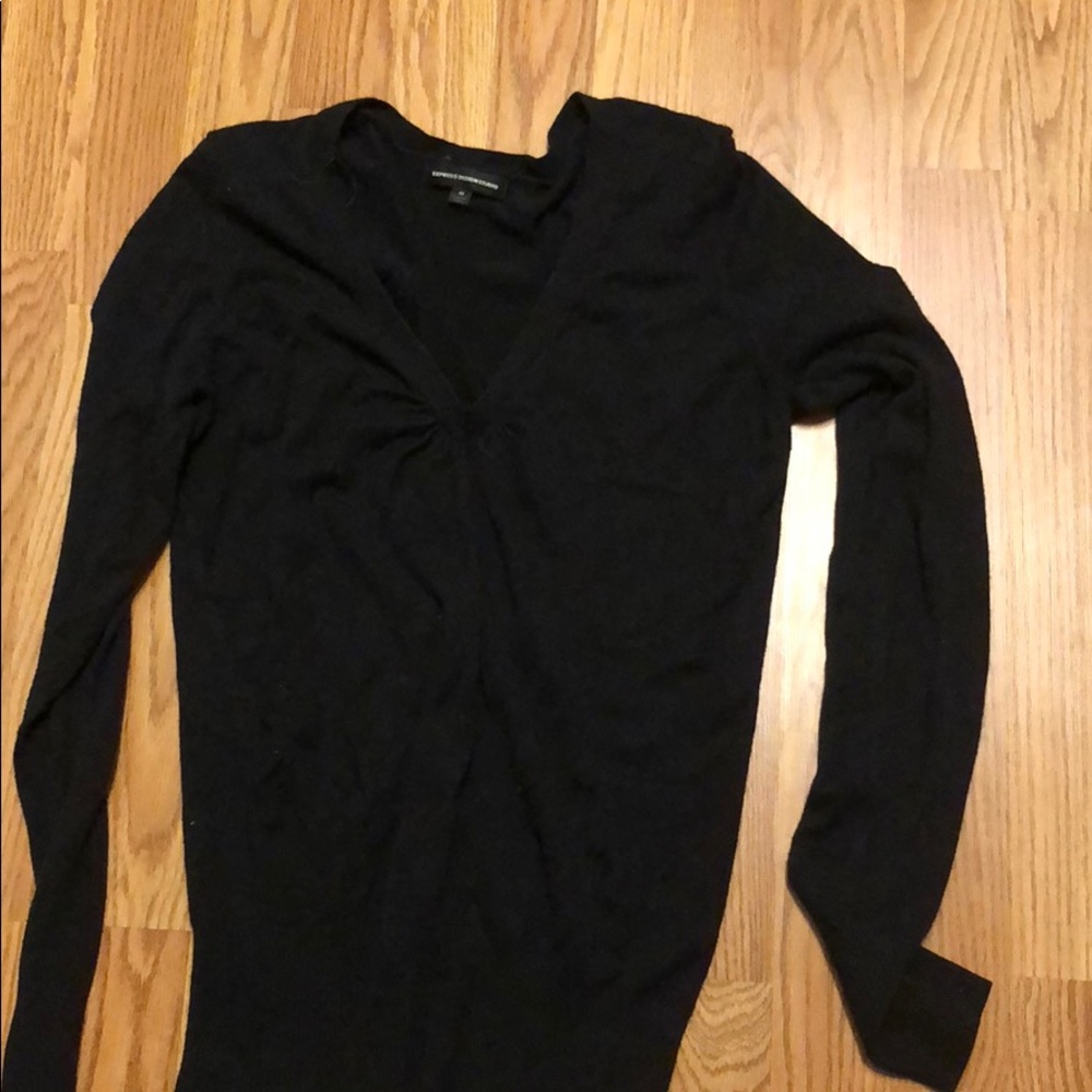 Black vneck sweater